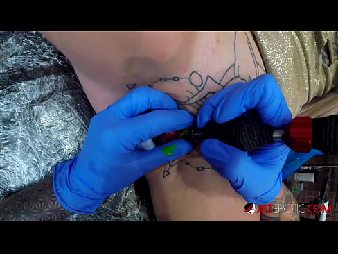 ❤️ An hottie thar a bheith tattooed Sully Savage fuair tattoo ar a clitoris Físeán gnéis ag porn % ga.xxxtun.ru% ❌️❤